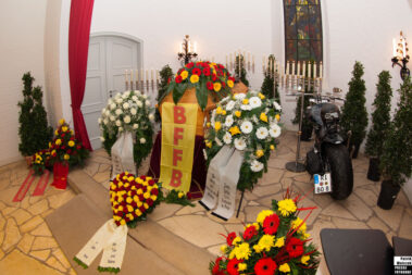 Bandidos MC Beerdigung, Trauerhalle